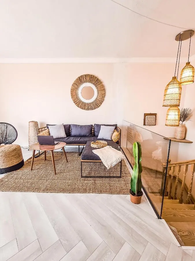 Feriehus Oceanview Boutique House, 125 Sqm, Parking, Sunset Rooftop Costa Adeje